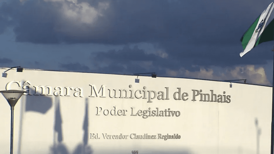 Câmara de Pinhais, PR, Abre Concurso Público com Salários de até R$ 6,6 Mil