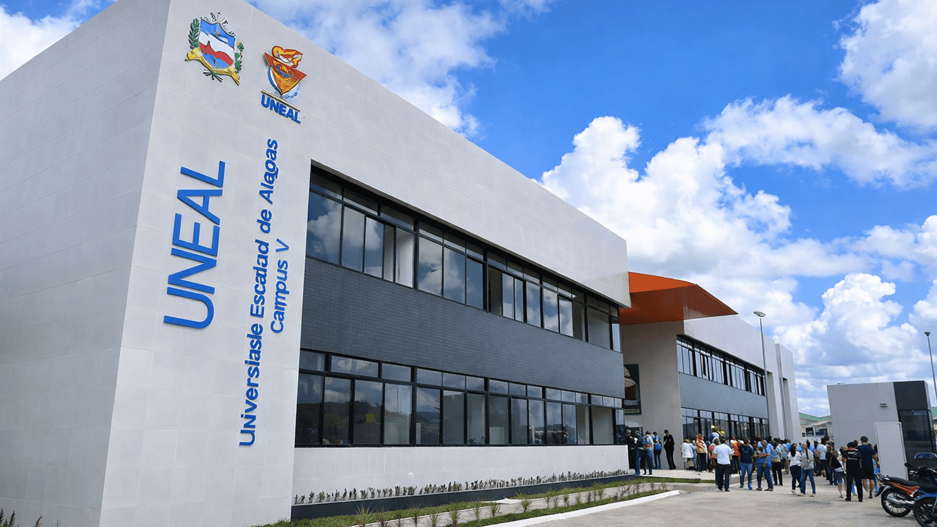 Concurso UNEAL 2026: edital oferece 101 oportunidades e salários de R$ 5,3 mil; veja como participar