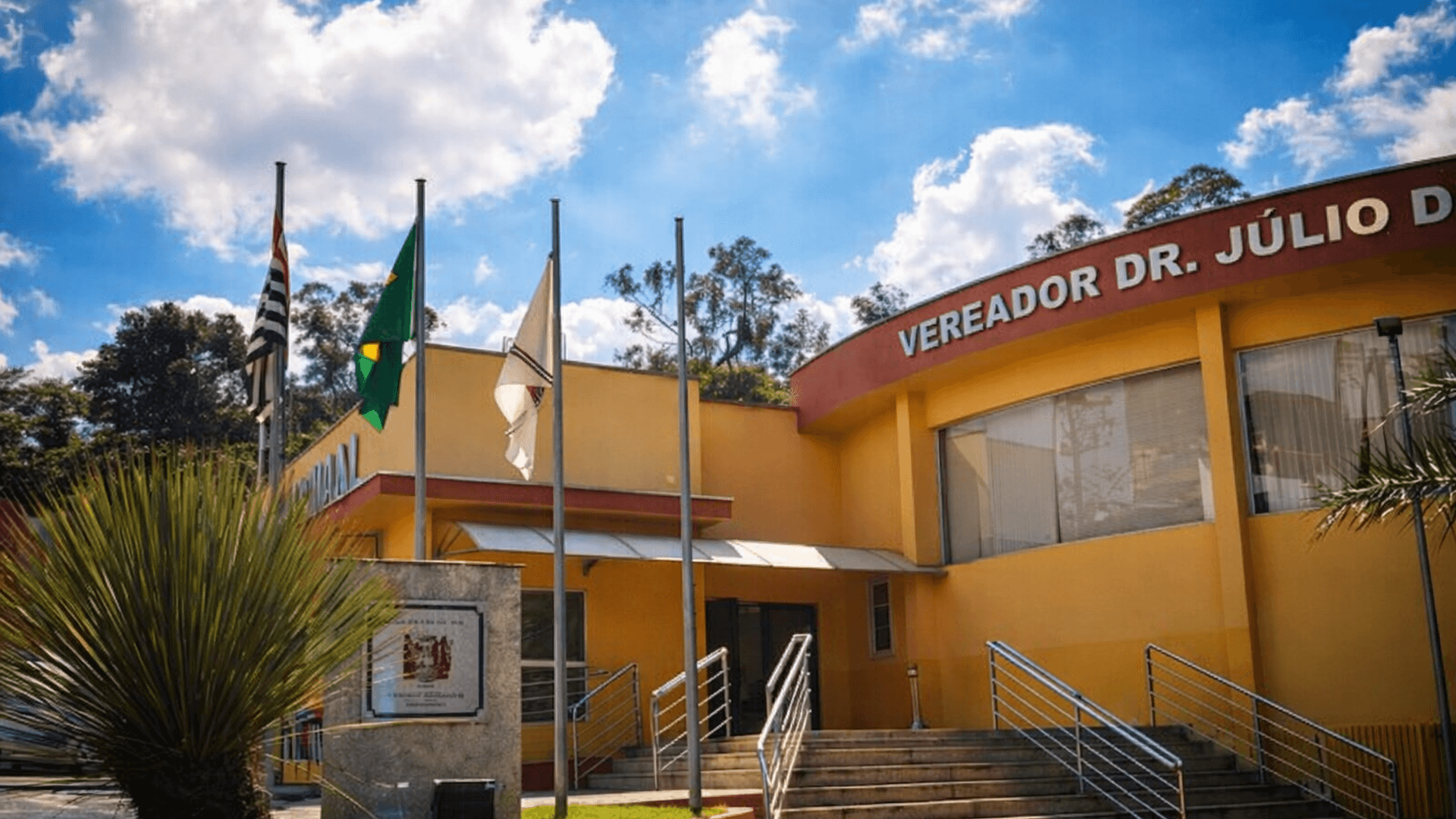 Concurso Câmara de São Roque (SP): 7 vagas e salários de até R$ 6.178,71 — prova em 17 de maio