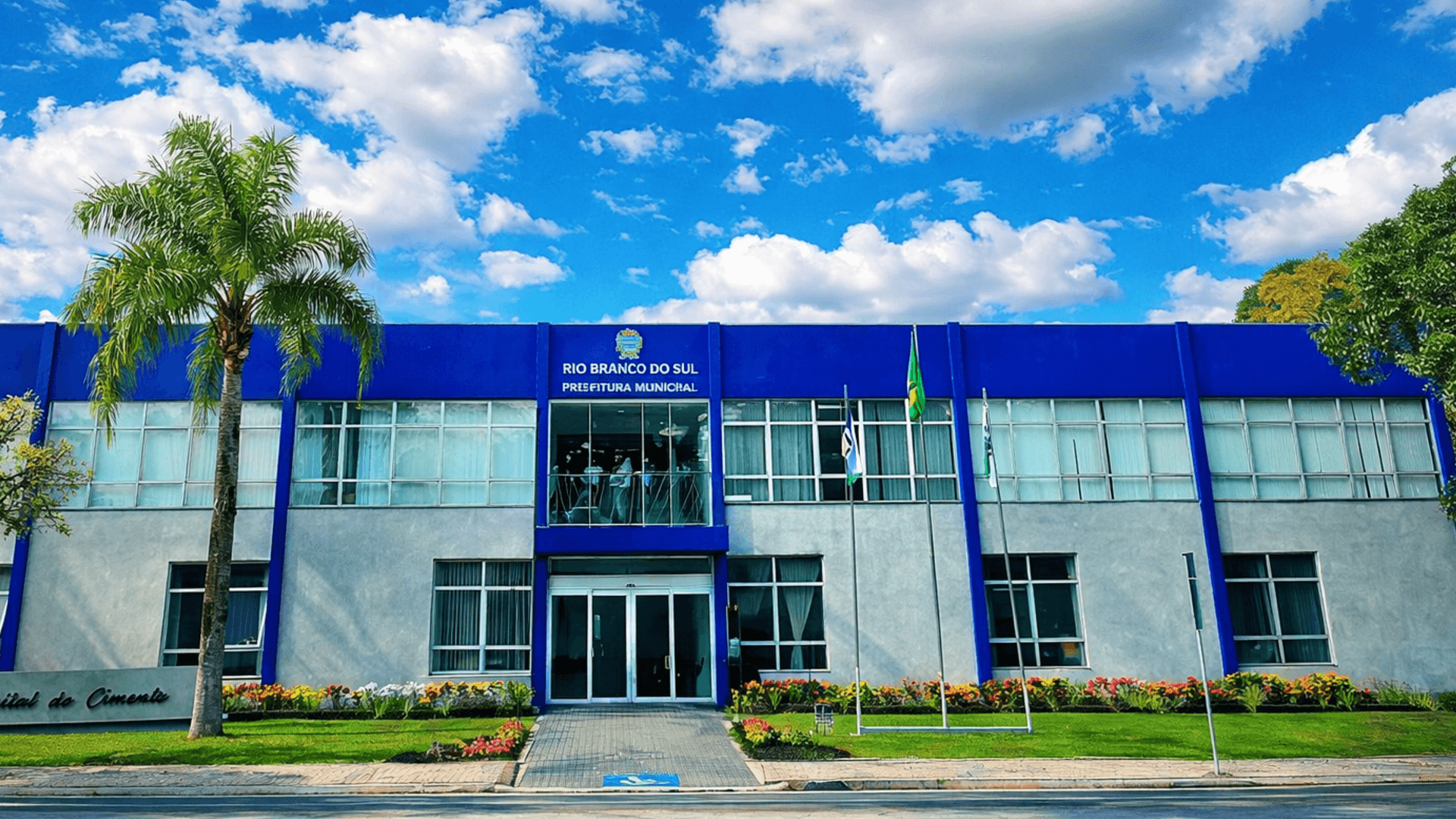 Prefeitura de Rio Branco do Sul abre 166 vagas em concurso com salários de até R$ 18 mil