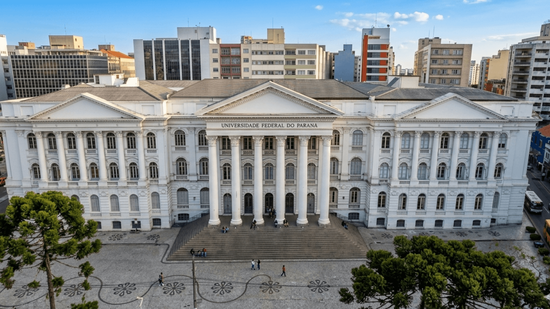 Saiu o edital UFPR 2026: universidade abre 26 vagas com salários de até R$ 4,7 mil e prova já tem data marcada