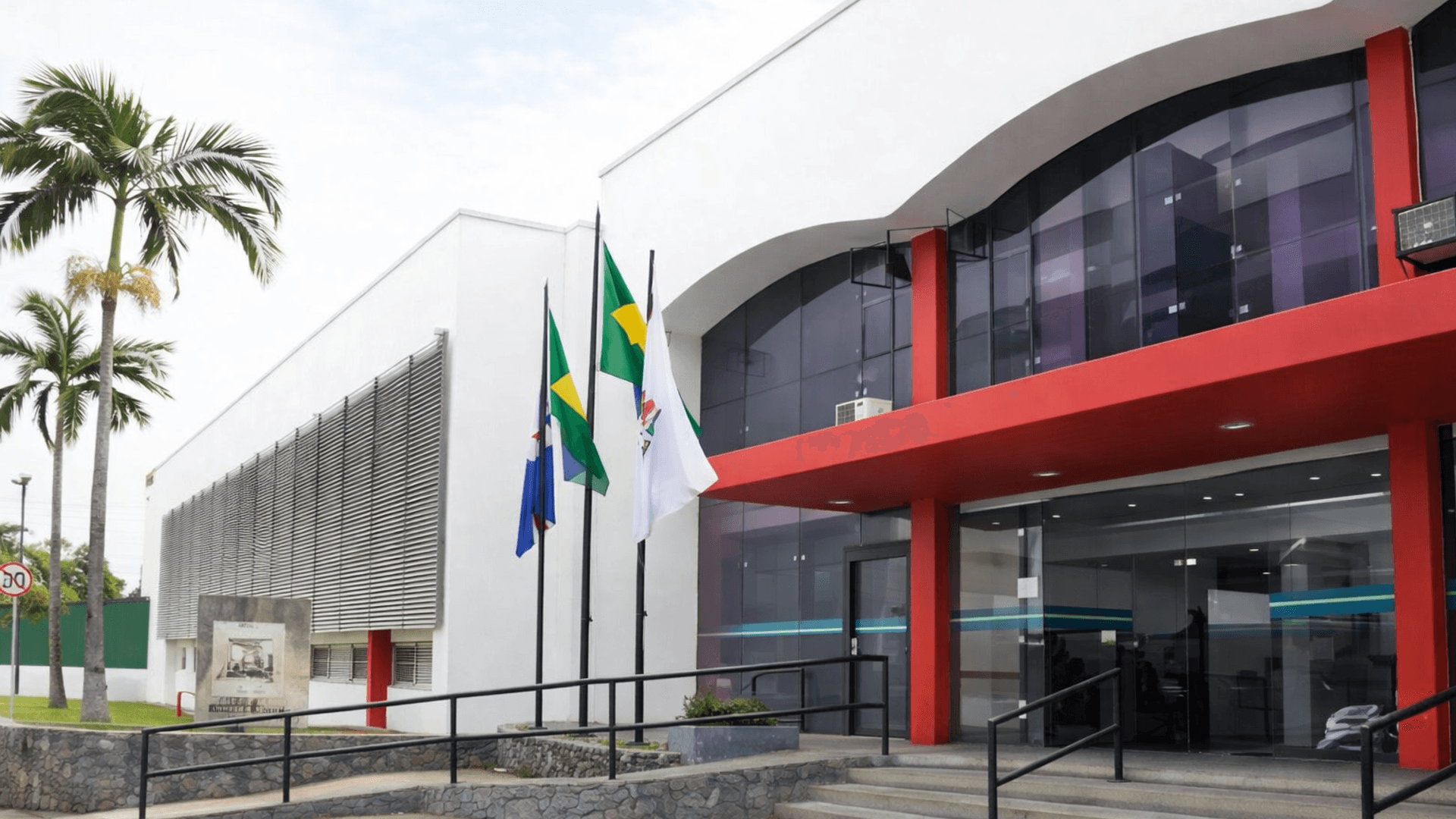 Prefeitura de Lavras publica concurso com 169 vagas e salários de até R$ 15,8 mil