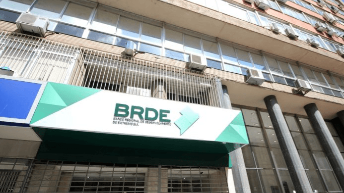 BRDE abre concurso. Salários acima de R$ 10 mi