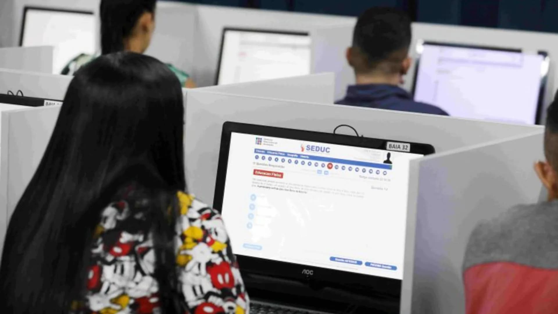 Concurso Seduc AM pode ofertar quase 8 mil vagas e edital entra em fase decisiva