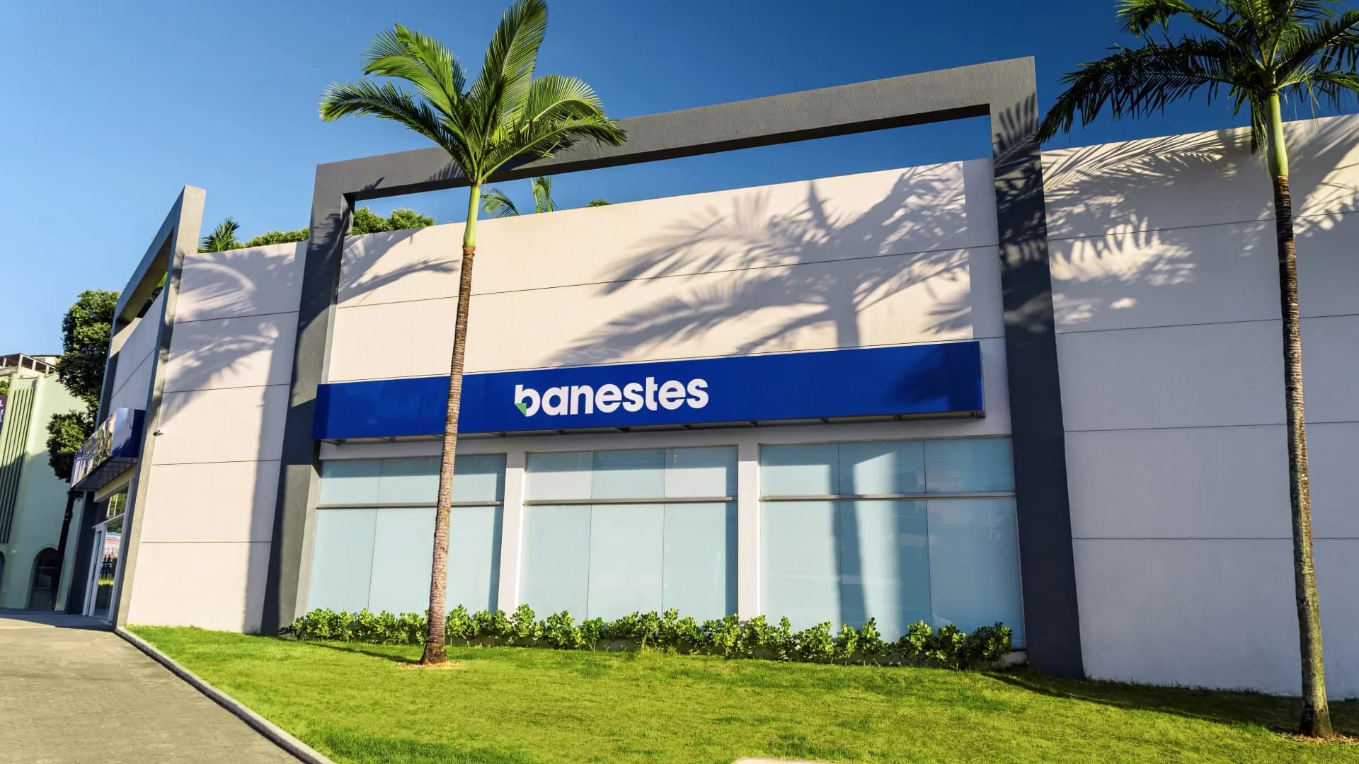 Concurso Banestes: publicado edital com salários de até R$ 5,6 mil