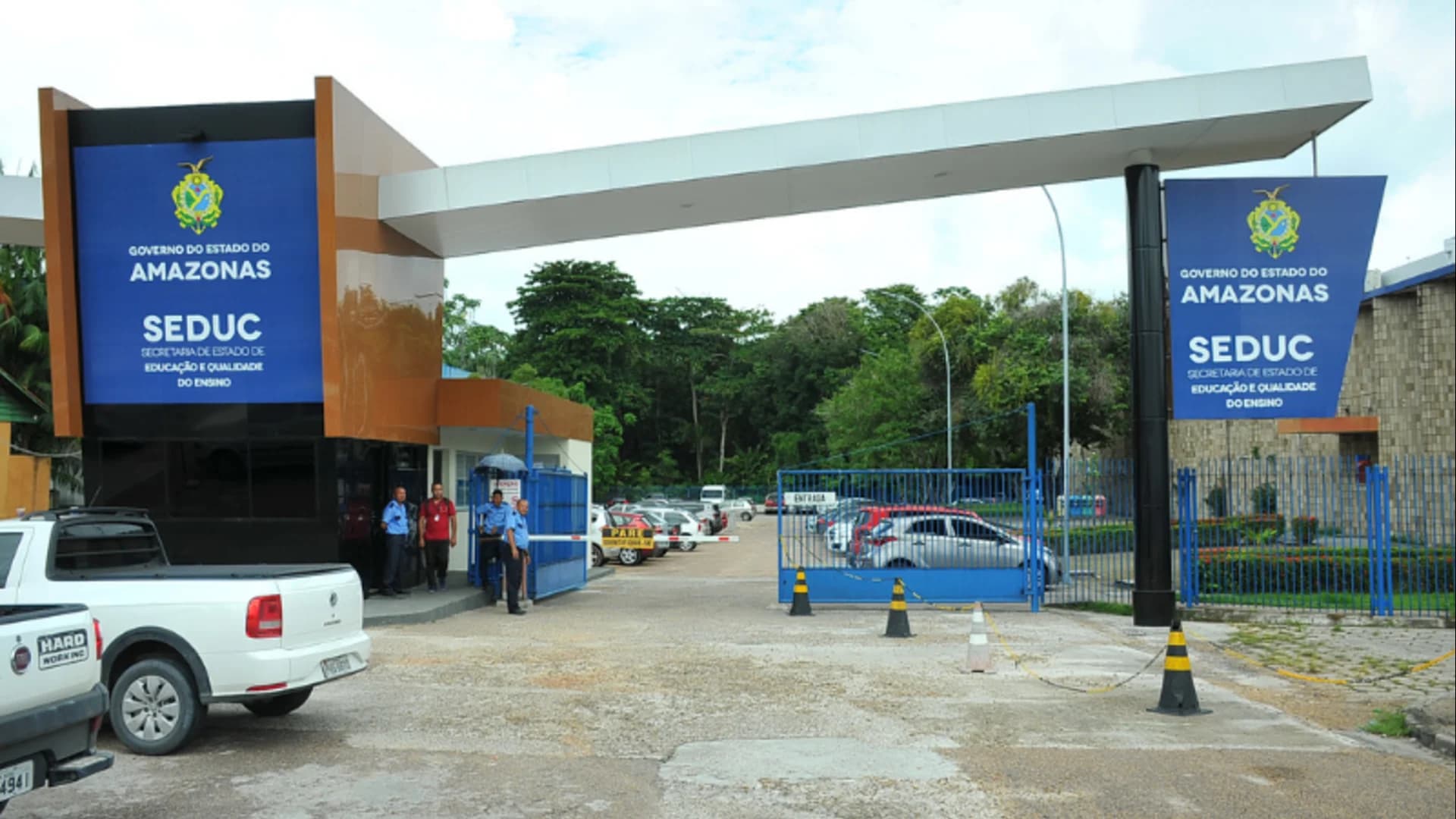 Governador do AM confirma edital da Seduc com 7.862 vagas