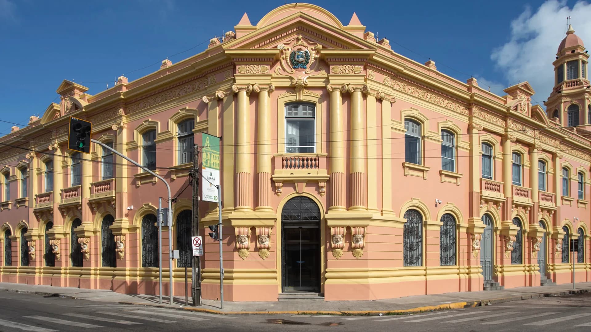 Secretaria da Fazenda do Ceará (Sefaz) publica edital com 100 vagas e salário de R$ 16 mil