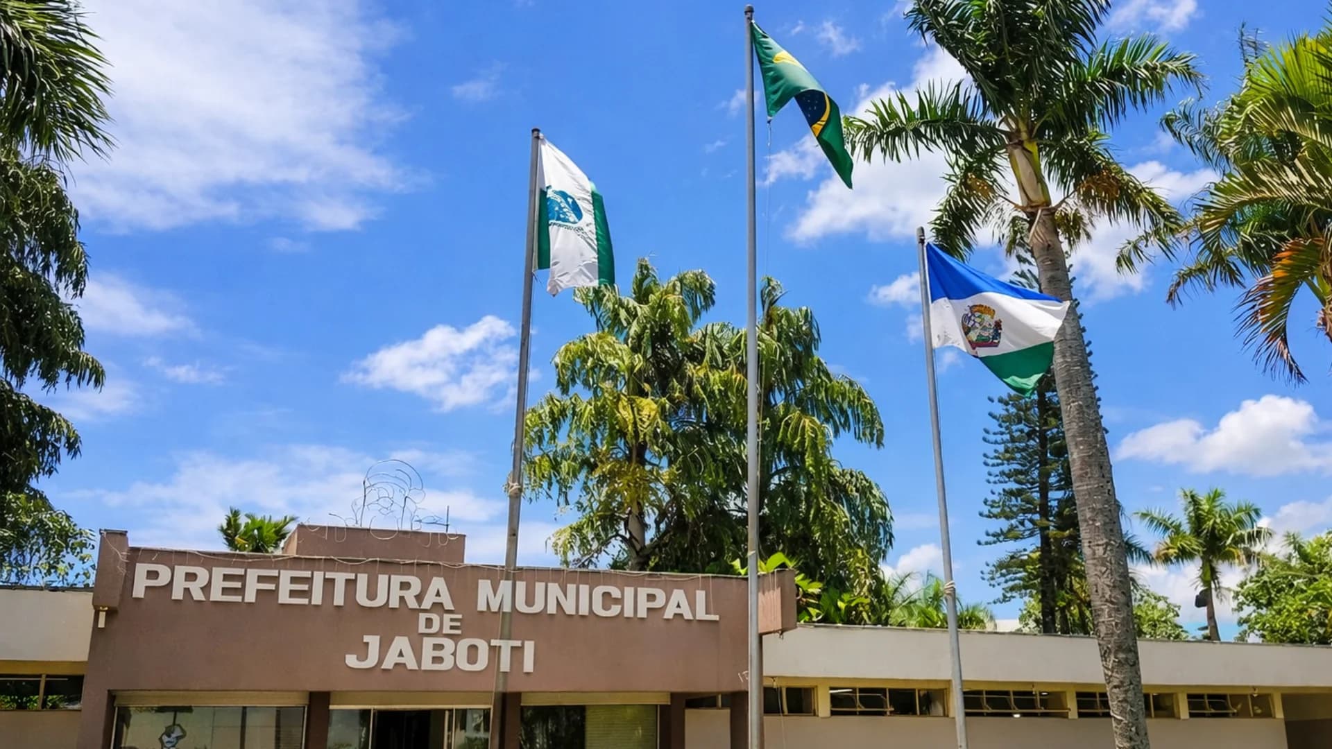 Prefeitura de Jaboti-PR abre concurso com salário de até R$ 13 mil e vagas para todos os níveis