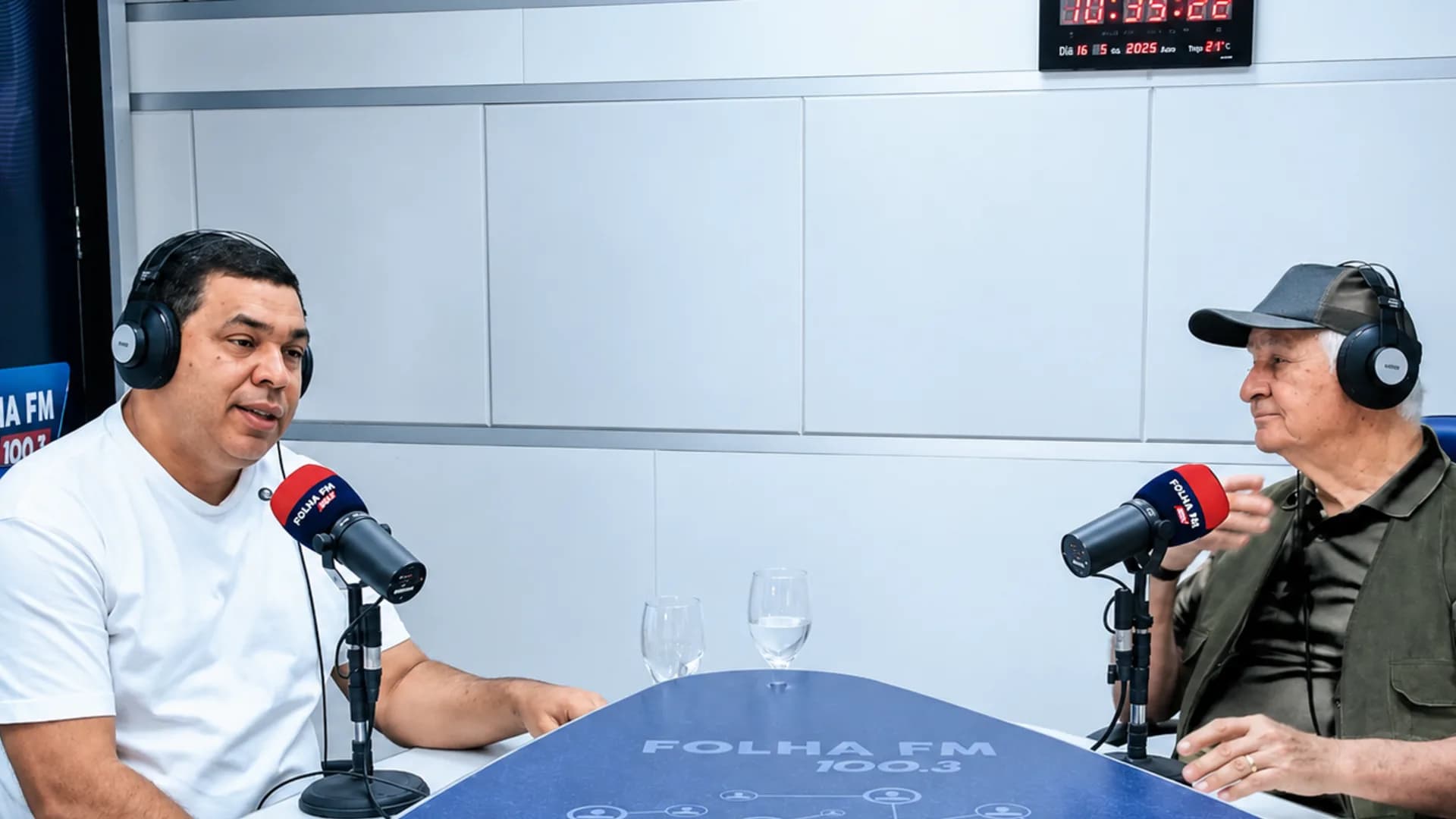 Governador anuncia ao vivo novos concursos da PM RR e Bombeiros RR durante entrevista em rádio; editais ganham força