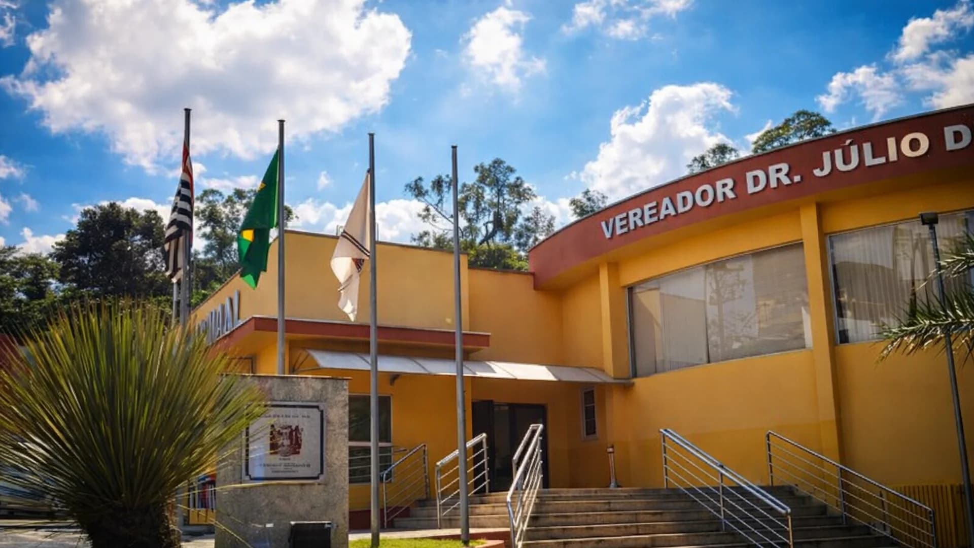 Concurso Câmara de São Roque (SP): 7 vagas e salários de até R$ 6.178,71 — prova em 17 de maio