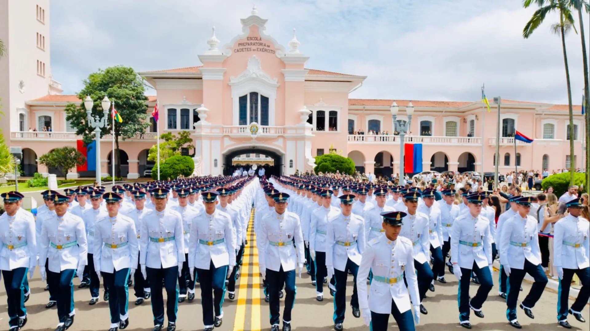 Concurso EsPCEx 2026 abre 440 vagas; inscrições já estão abertas