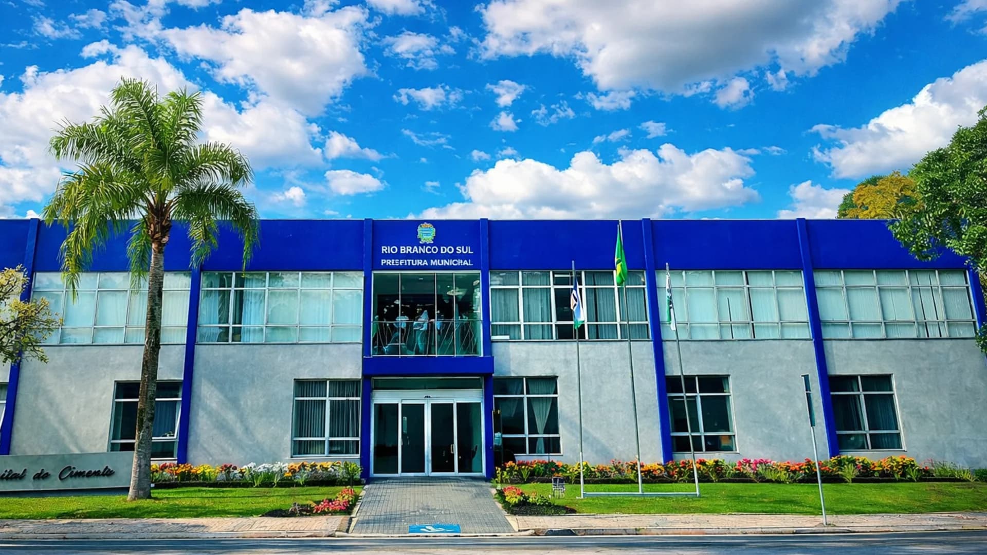 Prefeitura de Rio Branco do Sul abre 166 vagas em concurso com salários de até R$ 18 mil