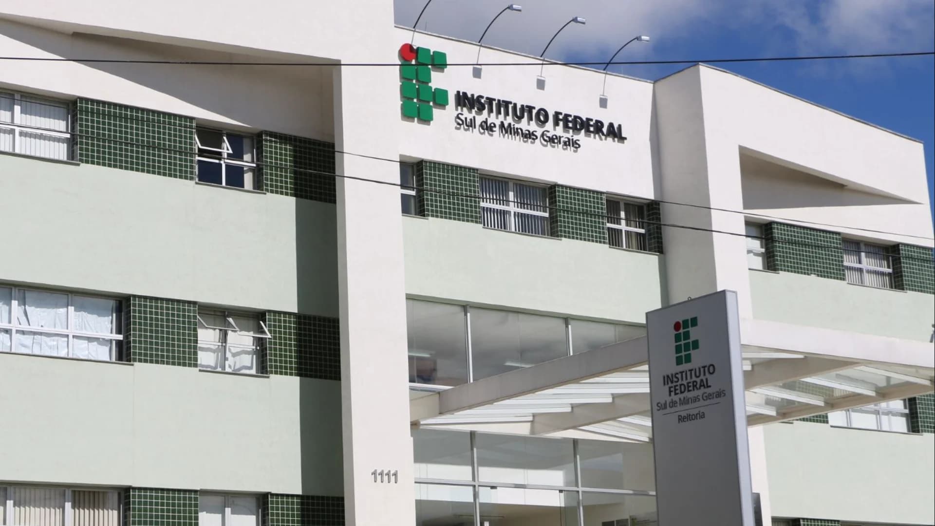 Instituto Federal do Sul de Minas: 19 vagas e R$ 13,7 mil de salário