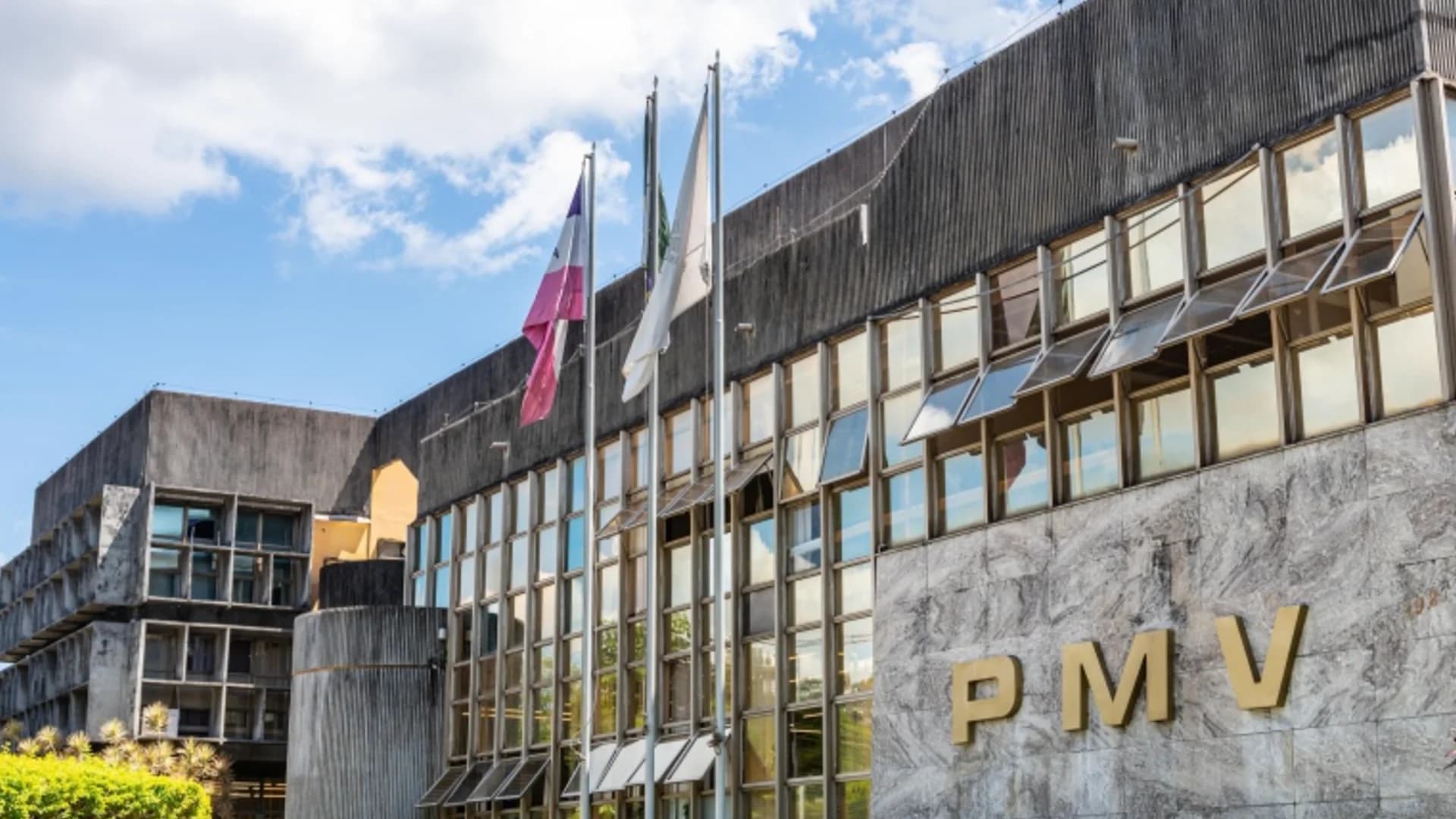 Prefeitura de Vitória abre concurso para Auditor de Atividades Urbanas com salários que podem ultrapassar R$ 7,5 mil